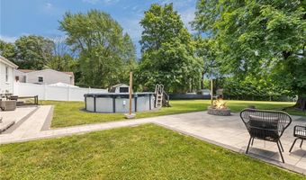 33 Fairhaven Rd, Cumberland, RI 02864