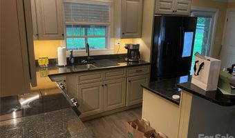 514 Crestview Dr, Albemarle, NC 28001