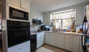 711 Black Plain Rd, North Smithfield, RI 02896