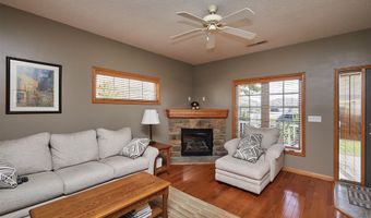 832 Red Hawk Way SE, Altoona, IA 50009