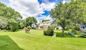1819 N Normandy Ct, Arlington Heights, IL 60004