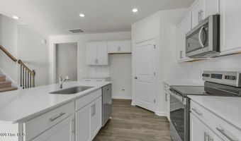 725 Lazy Elm Ln, Aberdeen, NC 28315