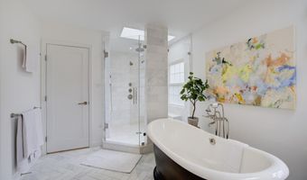 9110 WILLOW GATE Ln, Bethesda, MD 20817