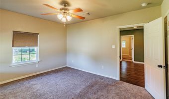 101 N Hubbard St, Alvord, TX 76225