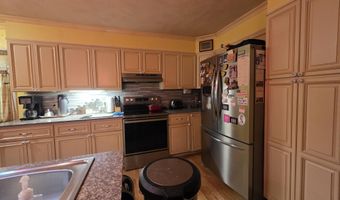 312 S Oak Ave, Aurora, MO 65605