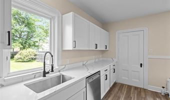 62 Fenner Ave, East Providence, RI 02915