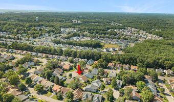 11 Nautical Ct, Bayville, NJ 08721