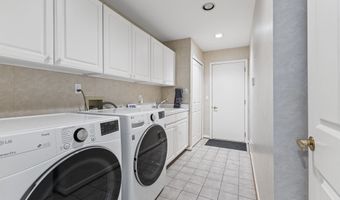 2766 Maitland Dr, Ann Arbor, MI 48105