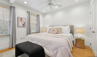 617 Avenue E, Bayonne, NJ 07002