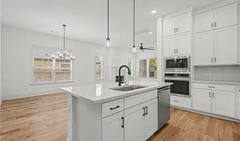 5102 SW Stanford Ct, Bentonville, AR 72713