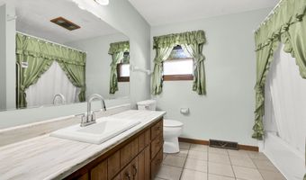 6372 Wildlife Rd, Allenton, WI 53002
