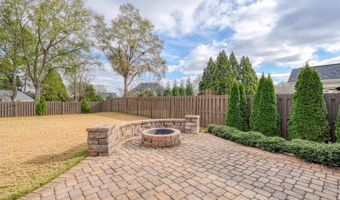 768 Sterling Dr, Boiling Springs, SC 29316