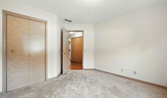 801 Pine Dr, Angola, IN 46703
