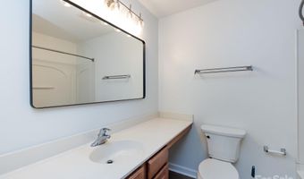 1348 Green Oaks Ln L, Charlotte, NC 28205