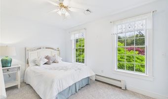 50 Intrepid Ln, Jamestown, RI 02835
