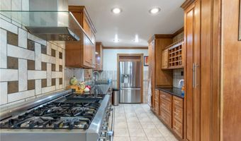 676 N Ellicott Creek Rd, Amherst, NY 14228