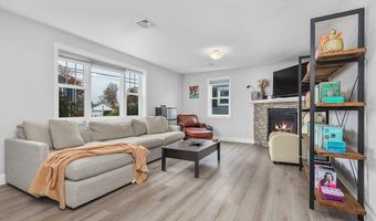 54 Raymond St, East Providence, RI 02914