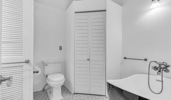 19 Center St, Barnegat, NJ 08005