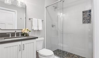 100 Algonquin Rd 5, Narragansett, RI 02882