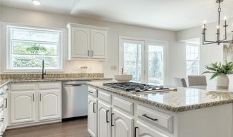 172 Log Hill Ln, Ballwin, MO 63011