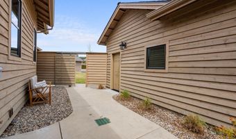 519 Lakeshore Ave #302, Dover, ID 83825
