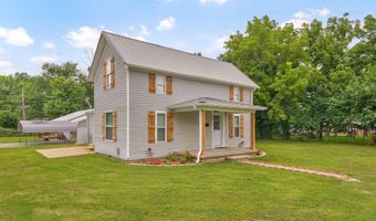 933 S Rinker Ave, Aurora, MO 65605