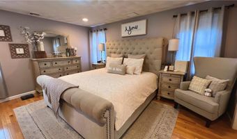 41 Follett St, East Providence, RI 02914