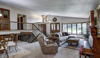 608 Manor Ct, Altoona, WI 54720