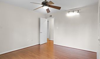 4100 DOWNING St, Annandale, VA 22003