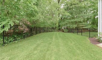 215 Adirondack Dr, East Greenwich, RI 02818