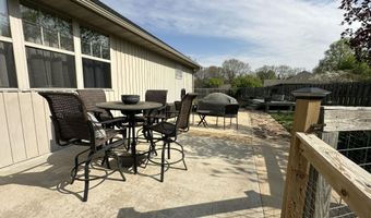 416 Brittany Ct, Aurora, MO 65605