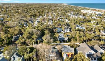 322 6TH St, Atlantic Beach, FL 32233