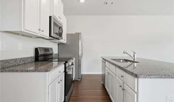 157 Village Green Dr, Adairsville, GA 30103