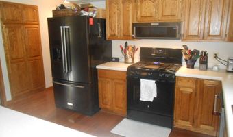 310 W Pine St, Abbotsford, WI 54405