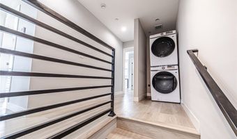 2223 S Highland Ave, Los Angeles, CA 90016