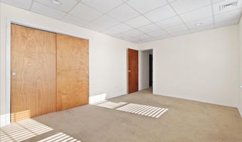 194 Park Ave 2B, Amityville, NY 11701