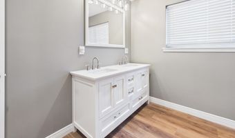 32 Diamond Dr, Barboursville, WV 25504