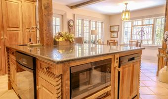 48 Old Searsport Ave, Belfast, ME 04915