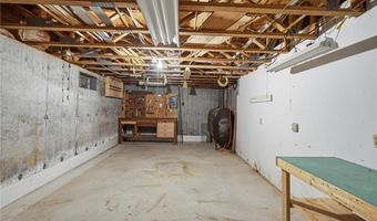 19 Mount Hygeia Rd, Foster, RI 02825