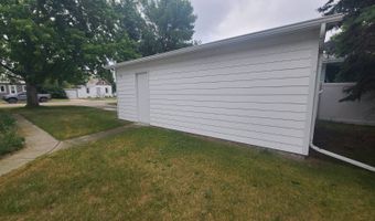 814 Sinclair St, Bottineau, ND 58318
