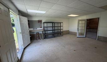 379 Lakepoint Rd, Alford, FL 32420