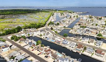378 Bayview Ave, Bayville, NJ 08721