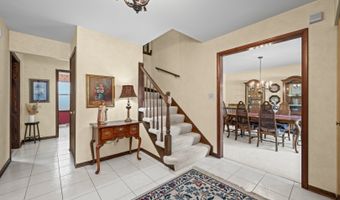 1507 W Plymouth Dr, Arlington Heights, IL 60004