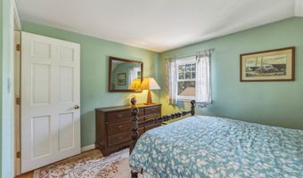 40 Vantana Dr, Bristol, CT 06010