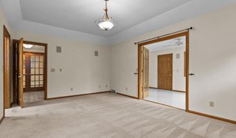 301 E WAYFARER Ln, Appleton, WI 54913