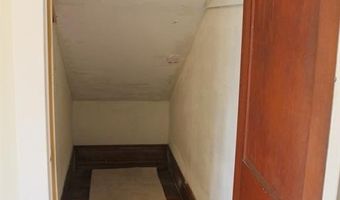 23 Bedlow Ave, Newport, RI 02840