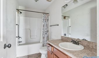 240 Riddle Rd, Albertville, AL 35950