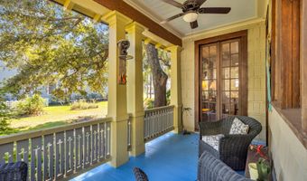 119 Washington St, Bay St. Louis, MS 39520