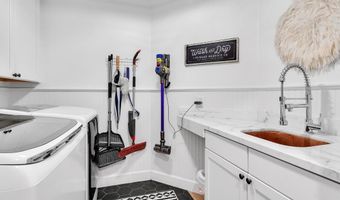 6402 Topmast Dr, Carlsbad, CA 92011