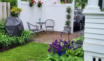 15 McKinley St, Bangor, ME 04401